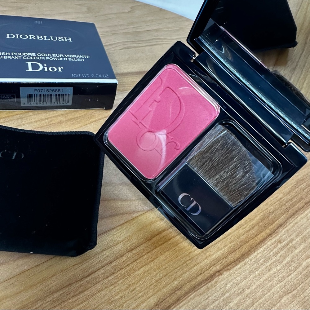 Christian DiorBlush Vibrant Colour Powder Blush #881 Rose Corolle NEW